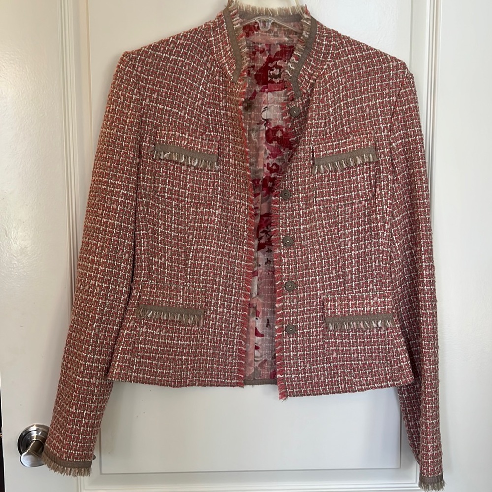Gorgeous Elie Tahari Tweed Jacket size 4